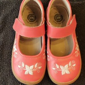 Livie and Luca Frida Maryjane Poppy size 2 Excellent shape